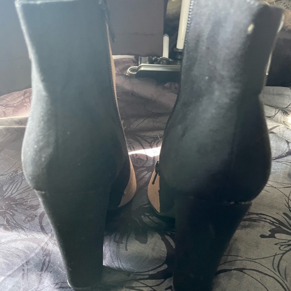 Sexy boots with zipper accents size 8 - Picture 2 of 6